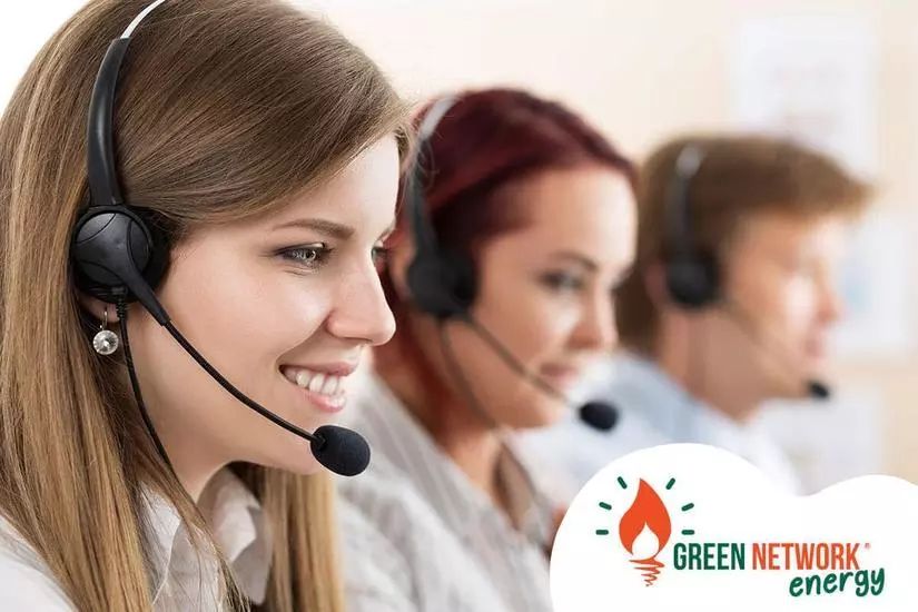 Puoi contattare il Servizio Clienti di Green Network al Numero Verde (diverso da fisso e da cellulare) oppure attraverso i canali online. Per attivare luce e gas chiama invece lo Sportello Attivazioni.